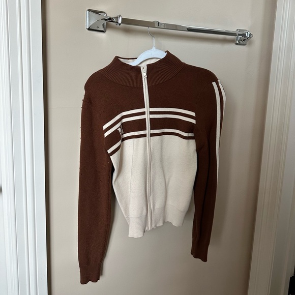 Bella Hadid About You Knit Cardigan ‘Janett’ - Picture 2 of 4